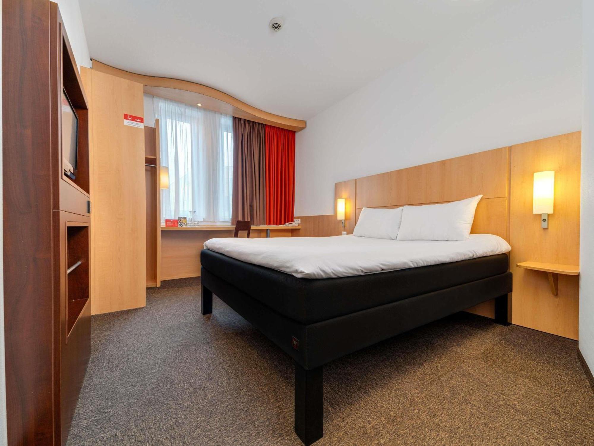 Camera Familiare Standard con 1 Letto Matrimoniale e 1 Letto Singolo